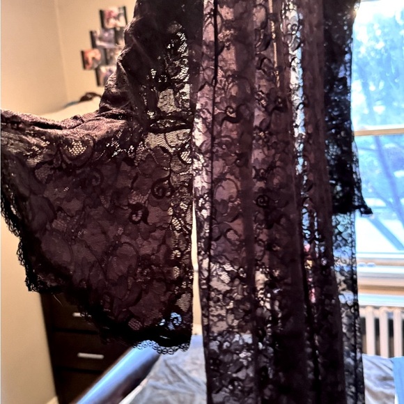 🖤 Exquisite Vintage Victorian Sheer Sexy Black Lace Robe by Victoria's Secret 🖤 - Picture 15 of 16